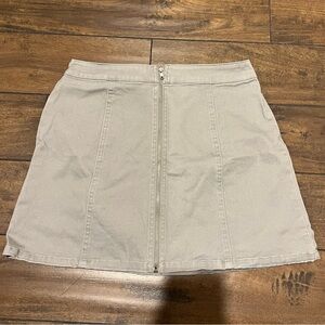Forever 21 High Rise Skirt with Zipper Size S, never been worn